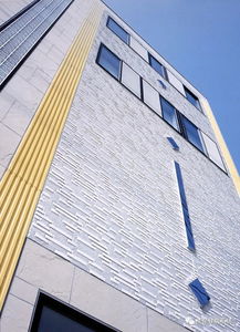 材料與機(jī)械的共舞 現(xiàn)代建筑設(shè)計(jì)中的創(chuàng)新應(yīng)用與協(xié)同發(fā)展